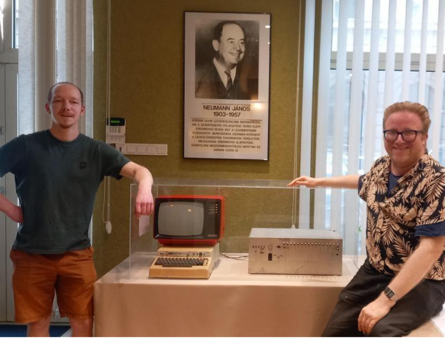 Márton Simonyi and Gábor Képes with the configuration